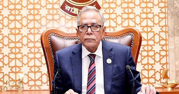 দেশ ছাড়লেন সাবেক রাষ্ট্রপতি আবদুল হামিদ