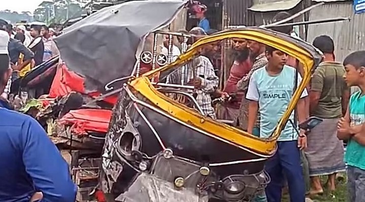 ভাঙ্গায় বাস-অটোরিকশা মুখোমুখি সংঘর্ষ, নিহত ৫