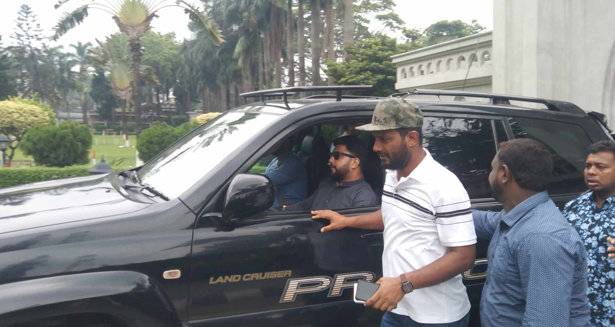 আবারও নগর ভবনে ইশরাক হোসেন