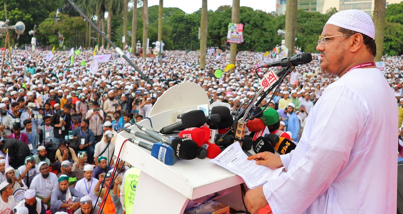 স্বৈরাচার তৈরির রাস্তা খোলা রাখা যাবে না: চরমোনাই পীর