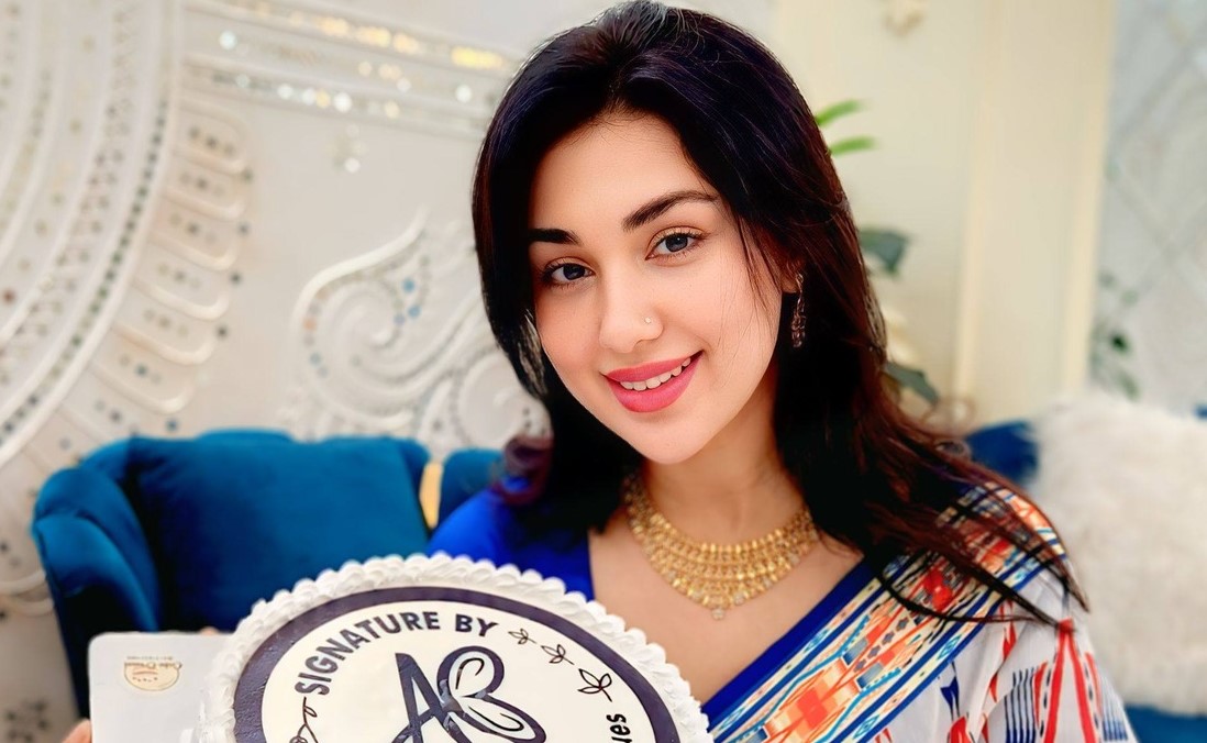 নতুন রঙের ছোঁয়ায় রাঙুক প্রতিটি দিন: অপু বিশ্বাস