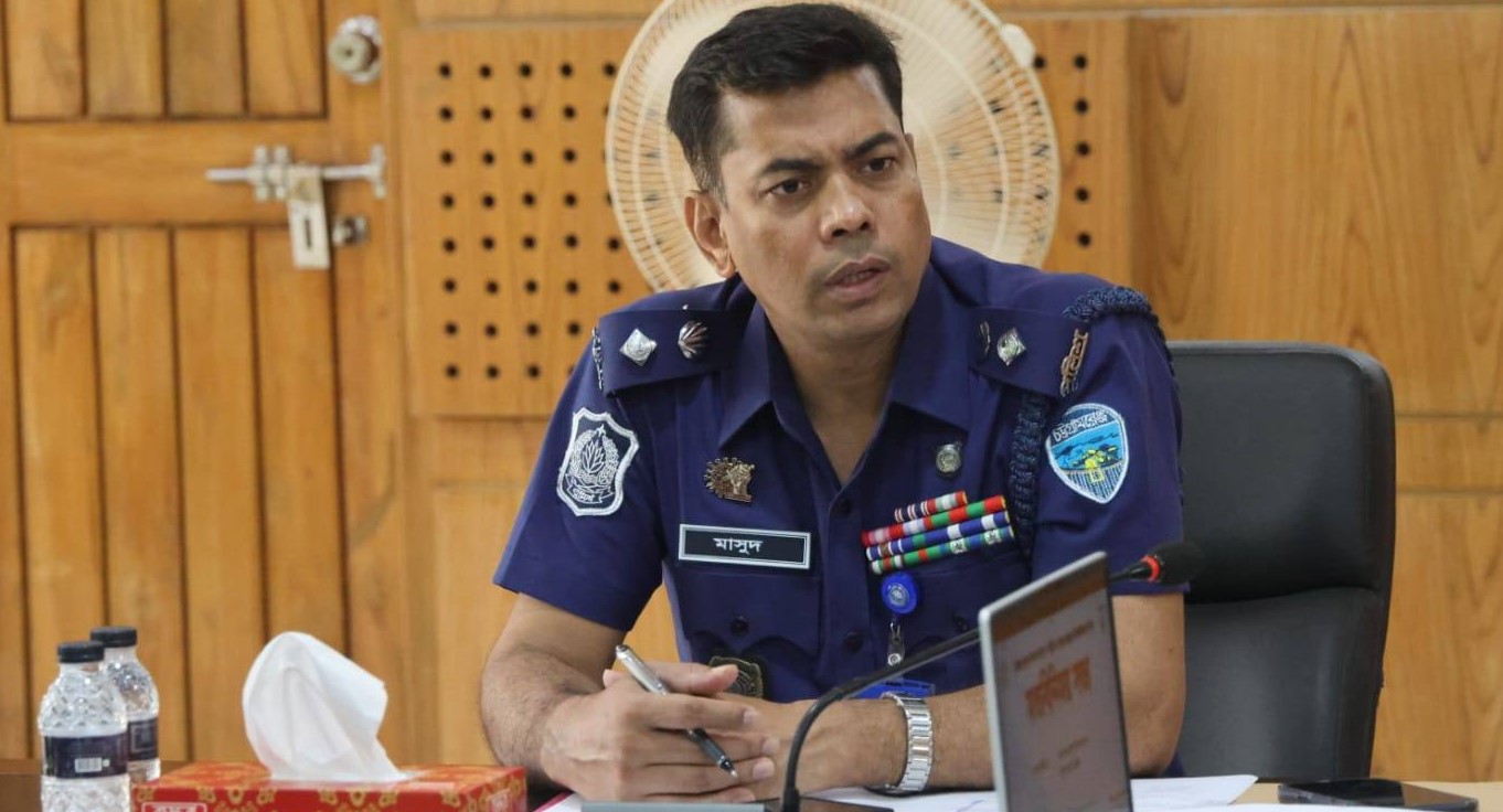 চট্টগ্রামে ইনচার্জদের সাথে পুলিশ সুপারের মতবিনিময় সভা