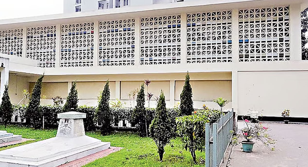 রমনায় গির্জার সামনে ককটেল বিস্ফোরণ