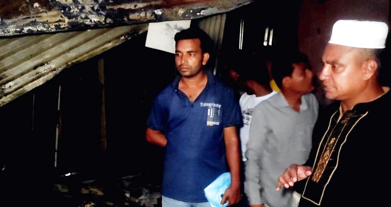 রাউজানে আগুনে পুড়ল তিনটি বসতঘর