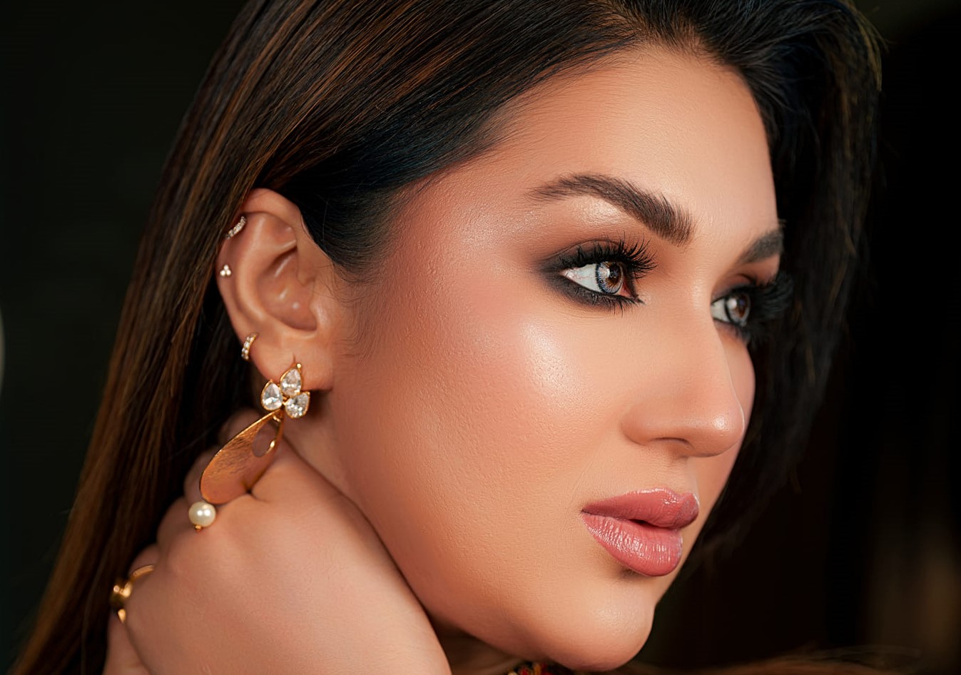 ‘দুর্বার’ নিয়ে ধোঁয়াশা, প্রেক্ষাগৃহে ফেরা হচ্ছে না অপুর