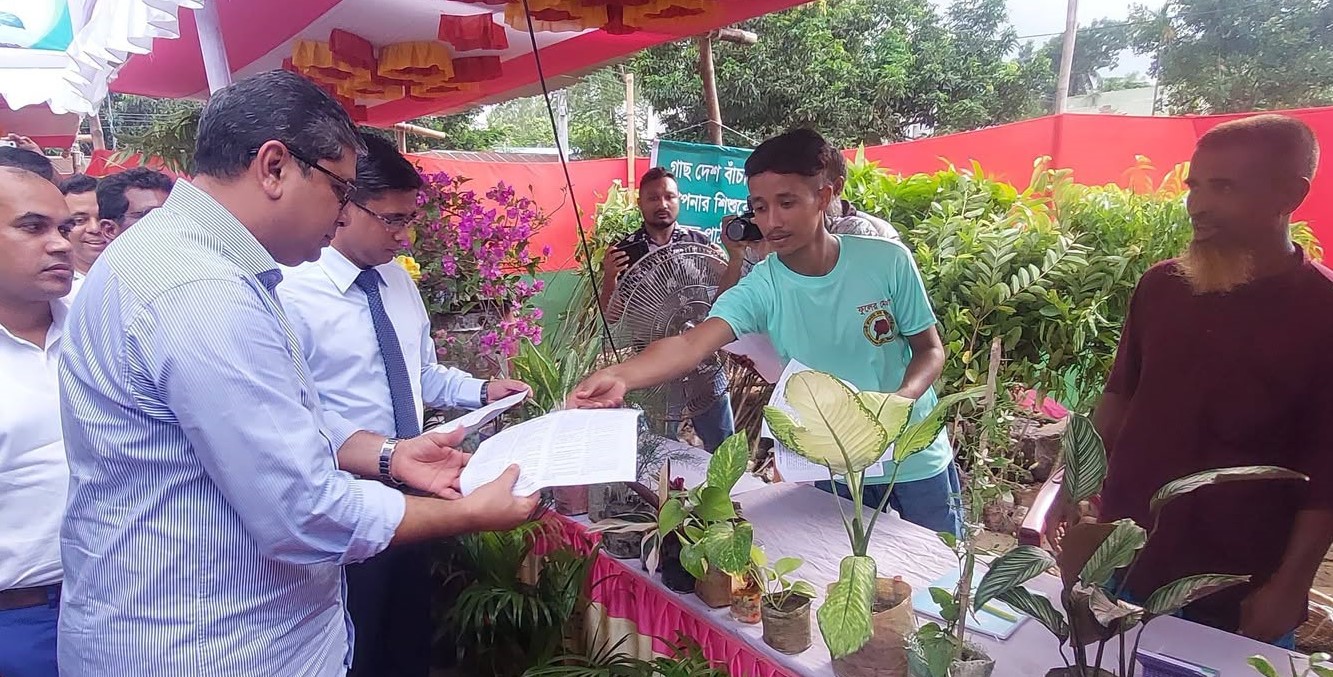 শিবগঞ্জে বৃক্ষমেলা উদ্বোধন