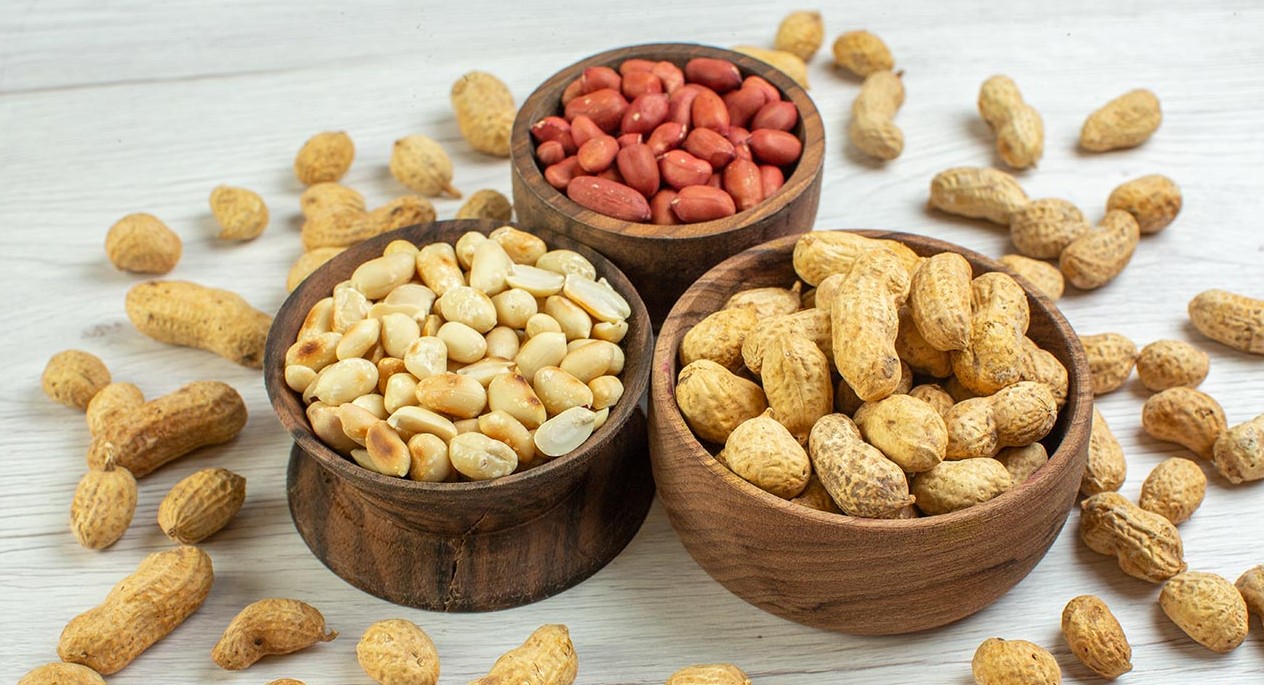 কাঁচা বাদাম খাবেন না কি ভাজা বাদাম?