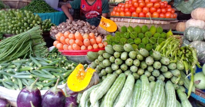 বগুড়ায় কাঁচা বাজারে স্বস্তি