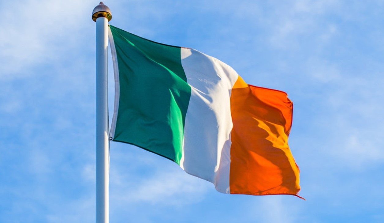 আয়ারল্যান্ডে বেড়েছে বাংলাদেশিদের ডেবিট কার্ডের খরচ