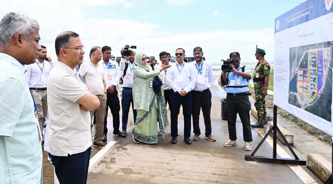 মাতারবাড়ী বিদ্যুৎকেন্দ্র পরিদর্শন করেন প্রধানমন্ত্রী