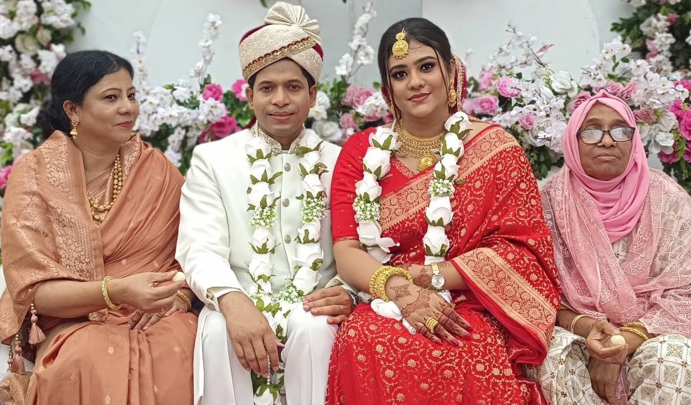 বিয়ে করলেন দীপ্তি চৌধুরী