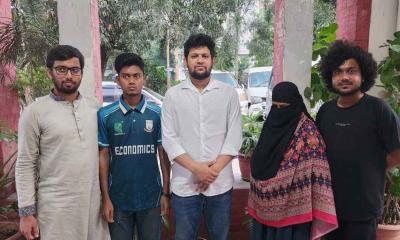 সেই শিক্ষার্থীকে পরিবারের কাছে হস্তান্তর