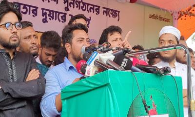 বিএনপি এখন চাঁদাবাজদের দলে পরিণত হয়েছে: নাহিদ ইসলাম
