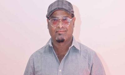 রবীন্দ্রনাথকে শ্রদ্ধা জানিয়ে শফিক তুহিনের গান