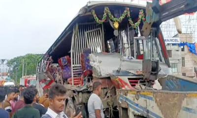 ফরিদপুরে দুই বাসের মুখোমুখি সংঘর্ষ, নিহত ৩