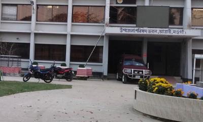 আত্রাইয়ে ইউএনও-এসিল্যান্ড নেই, সেবা গ্রহীতাদের দুর্ভোগ