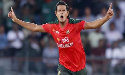 ঘরের মাঠে ম্যাচসেরা হয়ে যা বললেন নাসুম আহমেদ