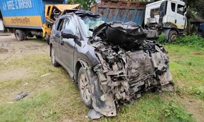 মীরসরাইয়ে কাভার্ড ভ্যানে প্রাইভেট কারের ধাক্কা, বাবা-মেয়ে নিহত