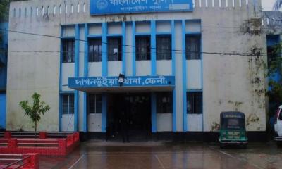 দাগনভূঞায় গভীররাতে ঠিকাদারের বালু ভর্তি ট্রাক লুট