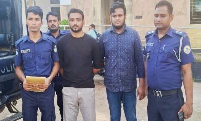 ভোলায় পুলিশের নাম ভাঙিয়ে চাঁদাবাজি, দুই যুবক গ্রেপ্তার