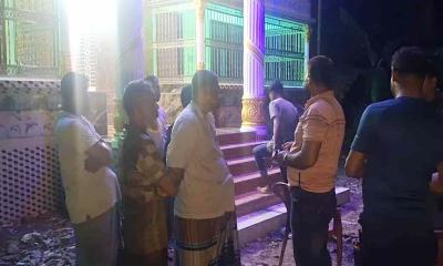 থানায় চাঁদাবাজির অভিযোগ করায় ব্যবসায়ীর বাড়িতে হামলা