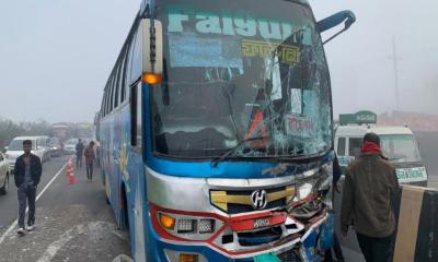 ঢাকা-মাওয়া এক্সপ্রেসওয়েতে ঘন কুয়াশায় চার যানবাহনের সংঘর্ষ