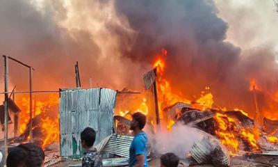 গাজীপুরে ঝুট গোডাউনে ভয়াবহ আগুন
