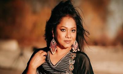 ড্রাইভারের সঙ্গে ‘পরকীয়াতে’ জড়িয়েছিলেন ডলি সায়ন্তনী