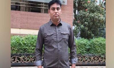 চাল চুরির সংবাদ প্রকাশের জেরে সাংবাদিকের ওপর ইউপি সদস্যের হামলা