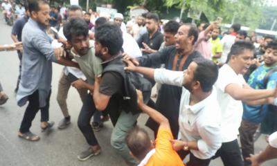 ধানমন্ডি ৩২-এ সাংবাদিকদের ওপর জামায়াতের হামলা