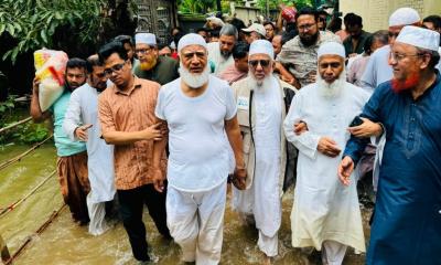 চট্টগ্রামে বন্যাদুর্গত এলাকা পরিদর্শনে বিরোধীদলীয় নেতা