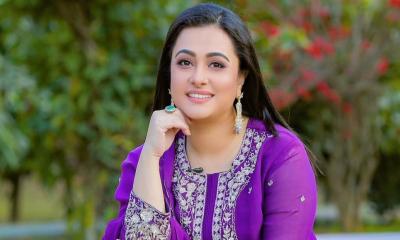 তুলতুলে কোমল ঠোঁট পেতে যা করবেন