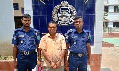 নিয়ামতপুরে বিস্ফোরক মামলায় প্যানেল চেয়ারম্যান গ্রেপ্তার 