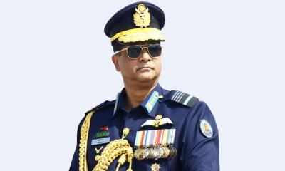 ইতালি সফর শেষে দেশে ফিরলেন বিমান বাহিনী প্রধান
