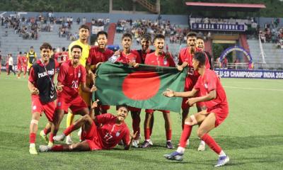 সাফ ফুটবল: নেপালকে হারিয়ে ফাইনালে বাংলাদেশ