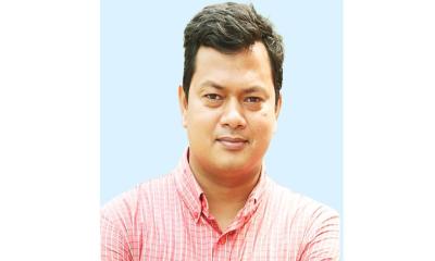 সাংবাদিক যেভাবে উৎসব পালন করে