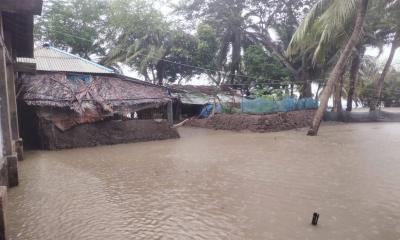 পাইকগাছায় নিম্নাঞ্চল প্লাবিত, ফসলের ব্যাপক ক্ষতি