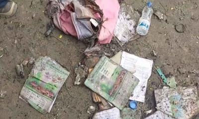 বাতাসে উৎকট গন্ধ, পড়ে আছে শিশুদের বই-ব্যাগ-জুতো