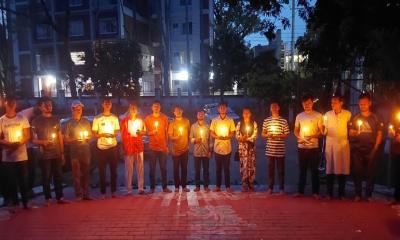 মাইলস্টোনে বিমান বিধ্বস্তে নিহতদের স্মরণে মোমবাতি প্রজ্বলন