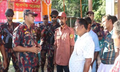 লালমনিরহাটে পূজা মন্ডপ পরিদর্শনে ১৫ বিজিবি’র কমান্ডিং অফিসার