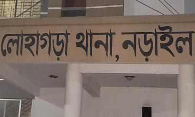 লোহাগড়ায় ভ্যানের উপর পড়ে ছিল গৃহবধূর মরদেহ