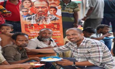 এফডিসির গেইটে নায়কের হাতে রান্না খেলো মানসিক ভারসাম্যহীনরা