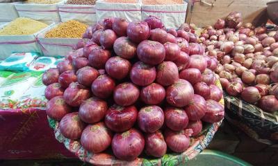 পেঁয়াজের দামে লাগাম টানতে আমদানির সুপারিশ ট্যারিফ কমিশনের