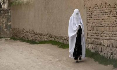 ‘বোরকা না পরলে নারীদের চিকিৎসা নয়’