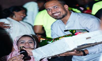 চিপস কেক ফান্টা বিক্রি করলেন নায়ক রাসেল মিয়া