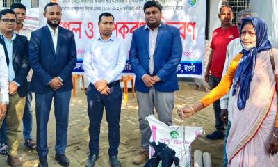 ধামইরহাটে প্রাণিসম্পদ অফিসের আয়োজনে ছাগল বিতরণ