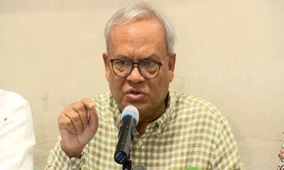 খালেদা জিয়াকে দেশের মানুষ নেতৃত্বের আসনে দেখতে চায়: রিজভী