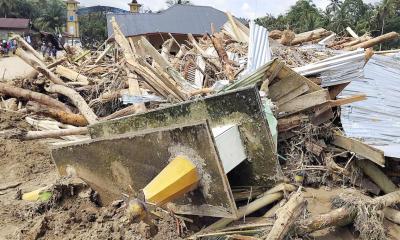 ইন্দোনেশিয়ায় বৃষ্টি-বন্যা-ভূমিধসে প্রাণহানির সংখ্যা ৩০০ ছাড়াল