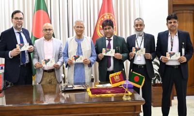 বিজয় দিবস উপলক্ষ্যে স্মারক ডাকটিকিট অবমুক্ত