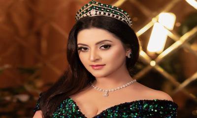 সবুজের মায়ায় জড়ালেন পরীমণি